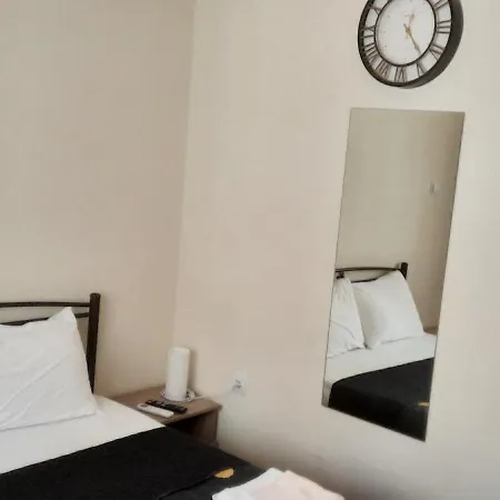 Livia'S Room To Ampelokipi Metro Airport Line 雅典 Exterior photo